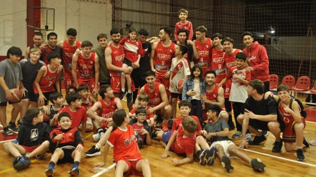 Pre Federal 2025: En suplementario, Regatas lo supo definir y se adelantó en la serie