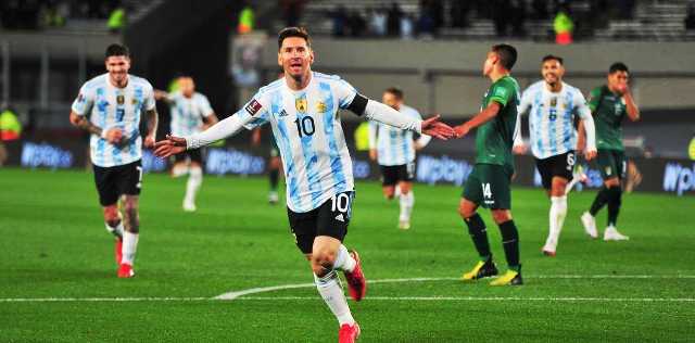 Eliminatorias: Argentina, con una noche encumbrada de Messi, goleó a Bolivia
