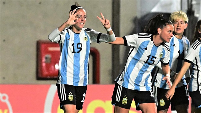 Mundial Femenino: Argentina se despidió de su público con una goleada ante Perú
