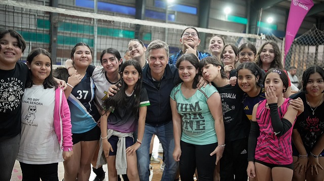 Obra Hist&oacute;rica: Zdero anunci&oacute; la construcci&oacute;n de un albergue para deportistas en el Jaime Zapata 