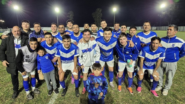 Festival de goles: Comercio gole&oacute; a Deportivo Argentino y no le pierde pisada al l&iacute;der