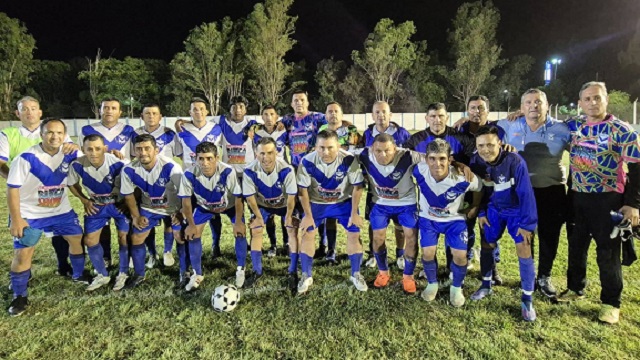 Veteranos +40: El Deportivo Comercio ganó y es bicampeón, en un partido que tuvo un final abrupto