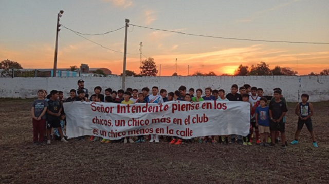 Villa Berthet: denuncian que el intendente Honcheruk bloquea la habilitación del Club Racing