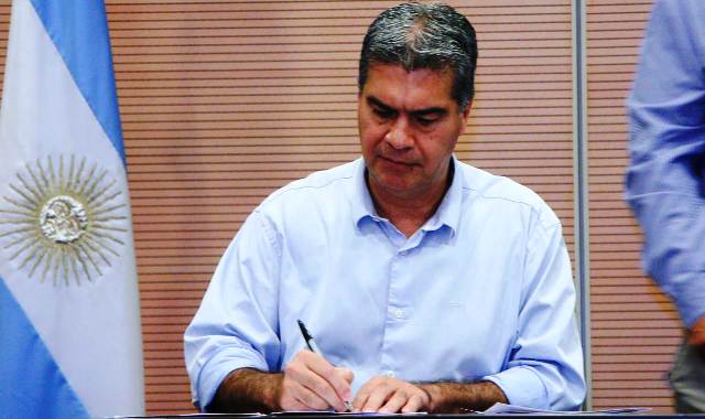 Capitanich firmó Acta de inicio de obra del autódromo de Sáenz Peña