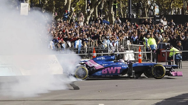 Colapinto gir&oacute; en Buenos Aires por &uacute;ltima vez con el Lotus E20