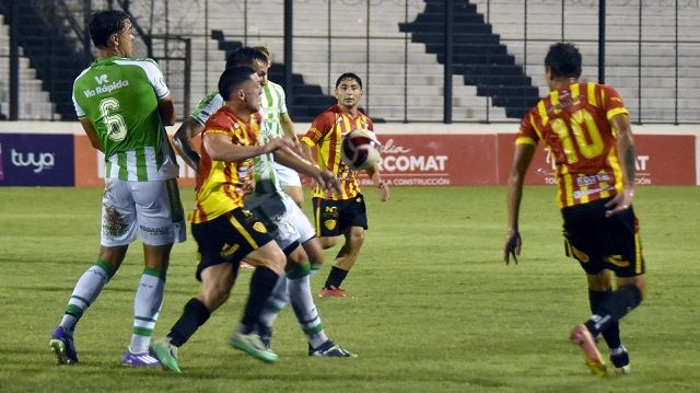 Federal A: Sarmiento cerr&oacute; con una sonrisa en el Centenario