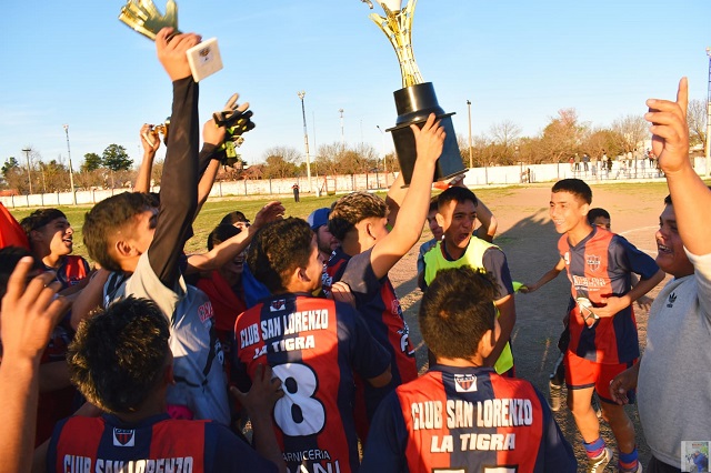 Sub-20: El Santo Tigrense dio vuelta la historia y se coronó campeón del apertura de Afoch