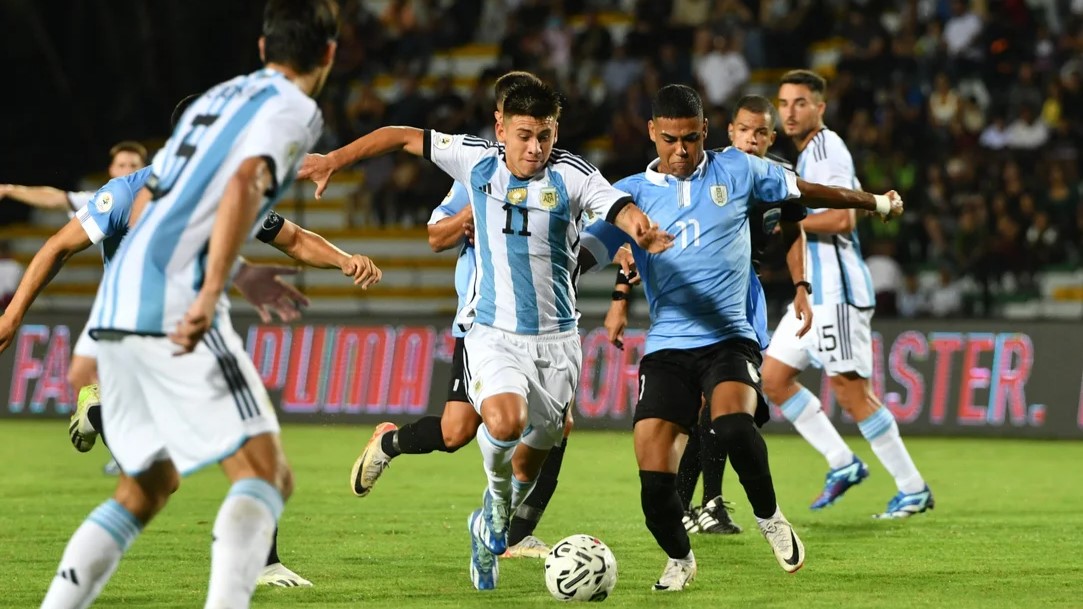 Preolímpico: En un partidazo, Argentina igualó ante Uruguay y finalizó como líder del Grupo B