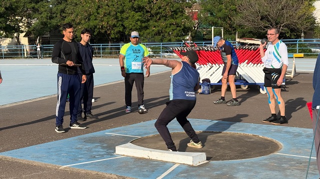 5&deg; Open Argentino de Atletismo Master ya desarrolla en el Jaime Zapata
