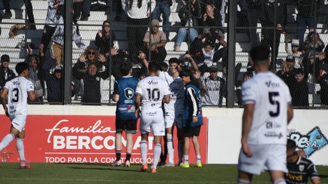Primera Nacional: For Ever gan&oacute; un partido dur&iacute;simo y se aleja del fondo