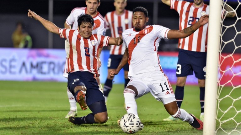 Eliminatorias 2026: Perú aguantó con un hombre menos y sacó un puntazo ante Paraguay