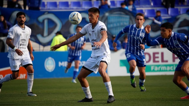 Primera Nacional: For Ever dej&oacute; la piel hasta el final, pero no pudo en Mendoza
