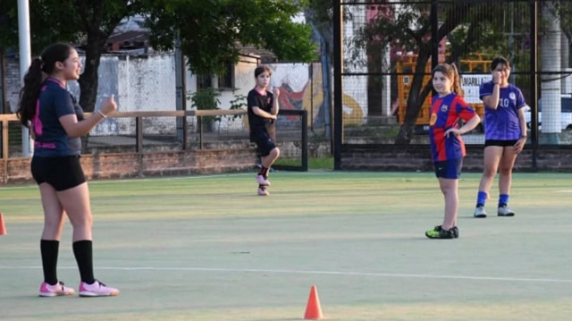 FORMACIONES DE FÚTBOL FEMENINO DE LIBRE ACCESO EN EL JAIME ZAPATA