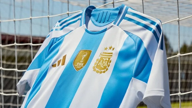 La Selección Argentina presentó su nueva camiseta titular y suplente