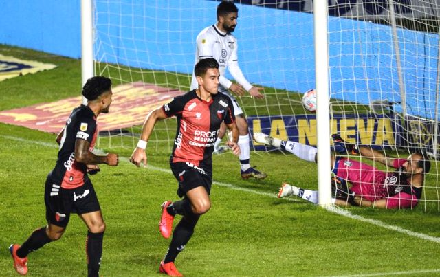 Liga Profesional: Colón venció a Talleres en los penales y se clasificó a las semifinales de la Copa 