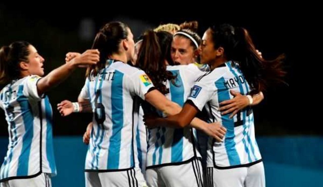 Argentina goleó 4 a 0 a Chile en el primer amistoso de la ventana FIFA