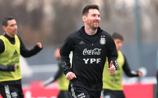 Argentina entrena y Scaloni diseña cómo jugarle a Uruguay
