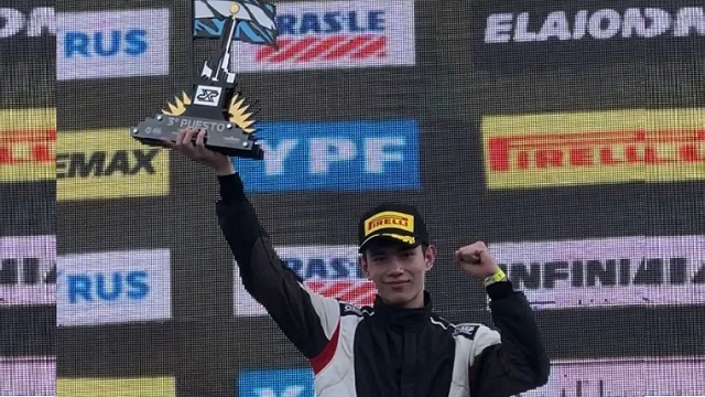 Acosta debutó en el Top Race Junior, consiguió el podio y rompió un récord nacional