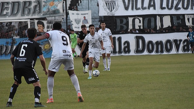 Primera Nacional: Con un nefasto Espinoza, For Ever perdi&oacute; el invicto con Central Norte