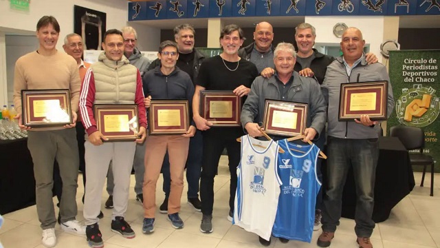 Deportes acompa&ntilde;&oacute; el Homenaje a los Campeones de B&aacute;squet  
