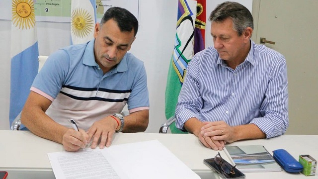 El IDCH y el Municipio de Charata firmaron convenio para promover el deporte 