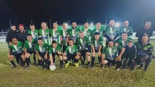Veteranos +40: Avenida y Comercio no se sacaron ventajas en la final de ida 