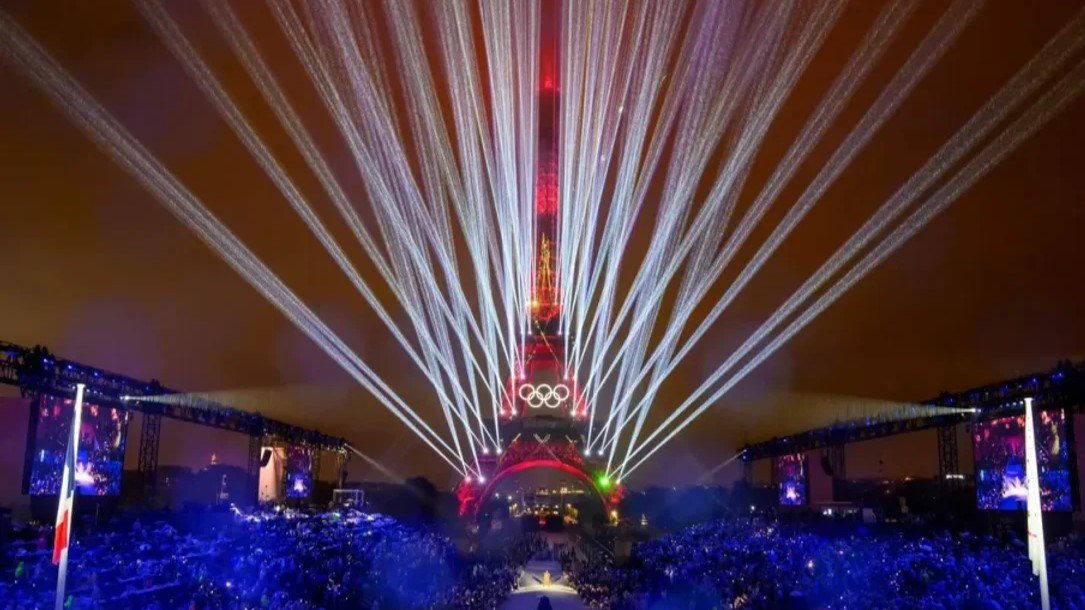 Con el Río Sena y la Torre Eiffel como protagonistas, se llevó a cabo la ceremonia inaugural de los Juegos Olímpicos París 2024