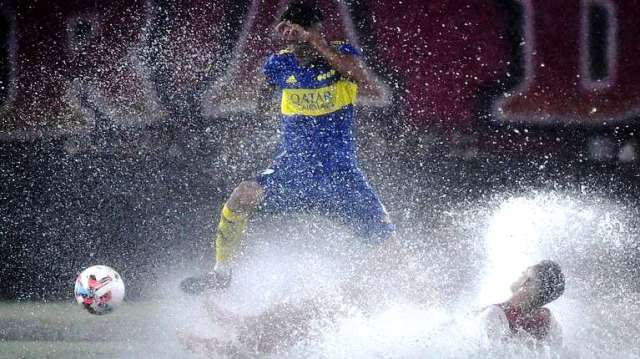 Liga Profesional: Bajo un tremendo diluvio, Independiente y Boca igualaron 2 a 2