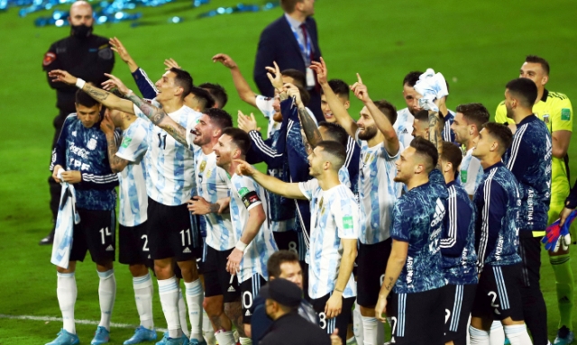 Argentina goleó a Venezuela 3 a 0 en una noche de fiesta en La Bombonera