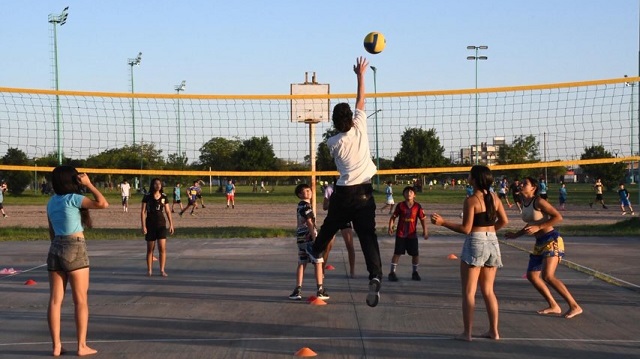 Entrenamiento de V&oacute;ley sin costo en el Jaime Zapata y el Parque Urbano Tiro Federal